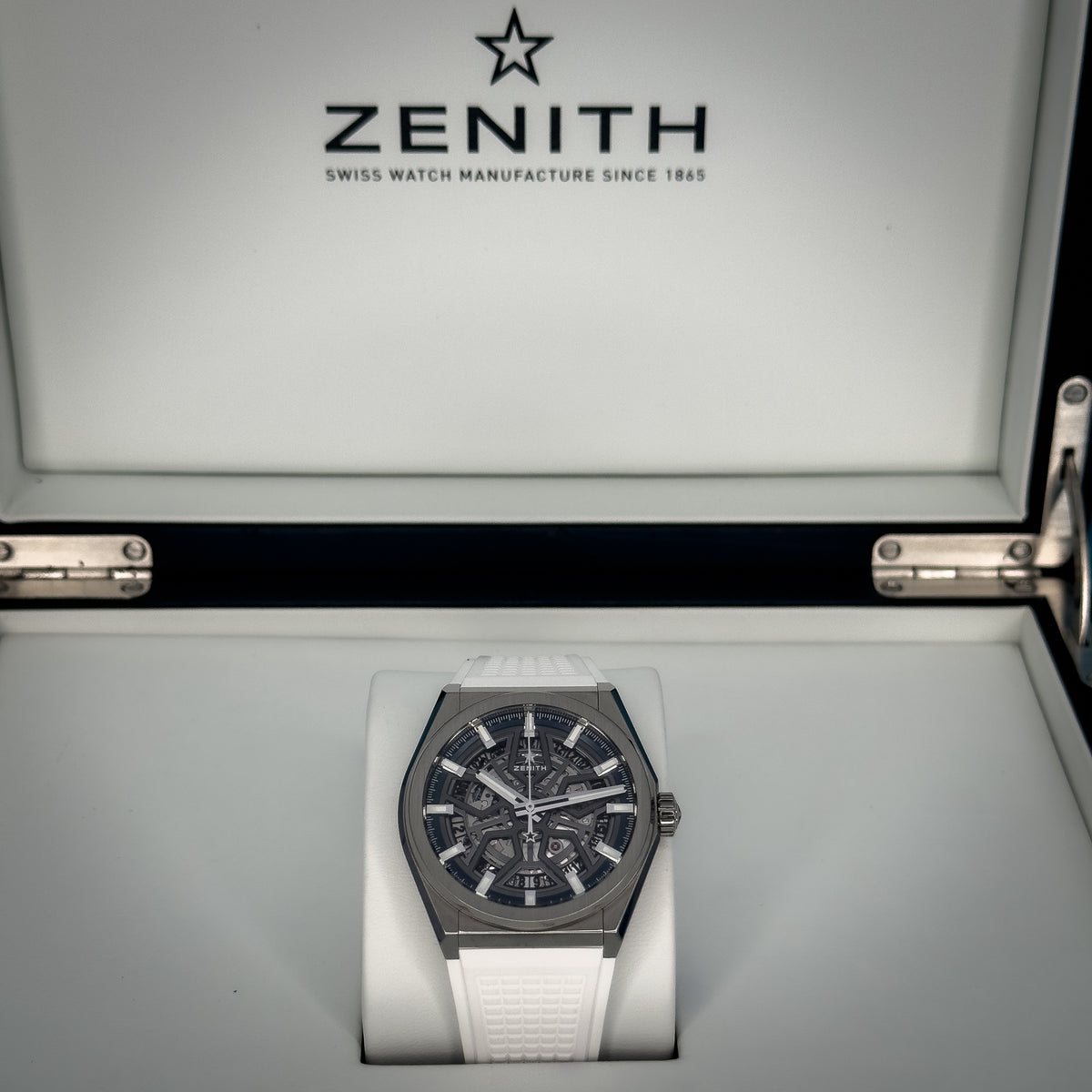 Zenith Defy Classic Titanium 41MM
