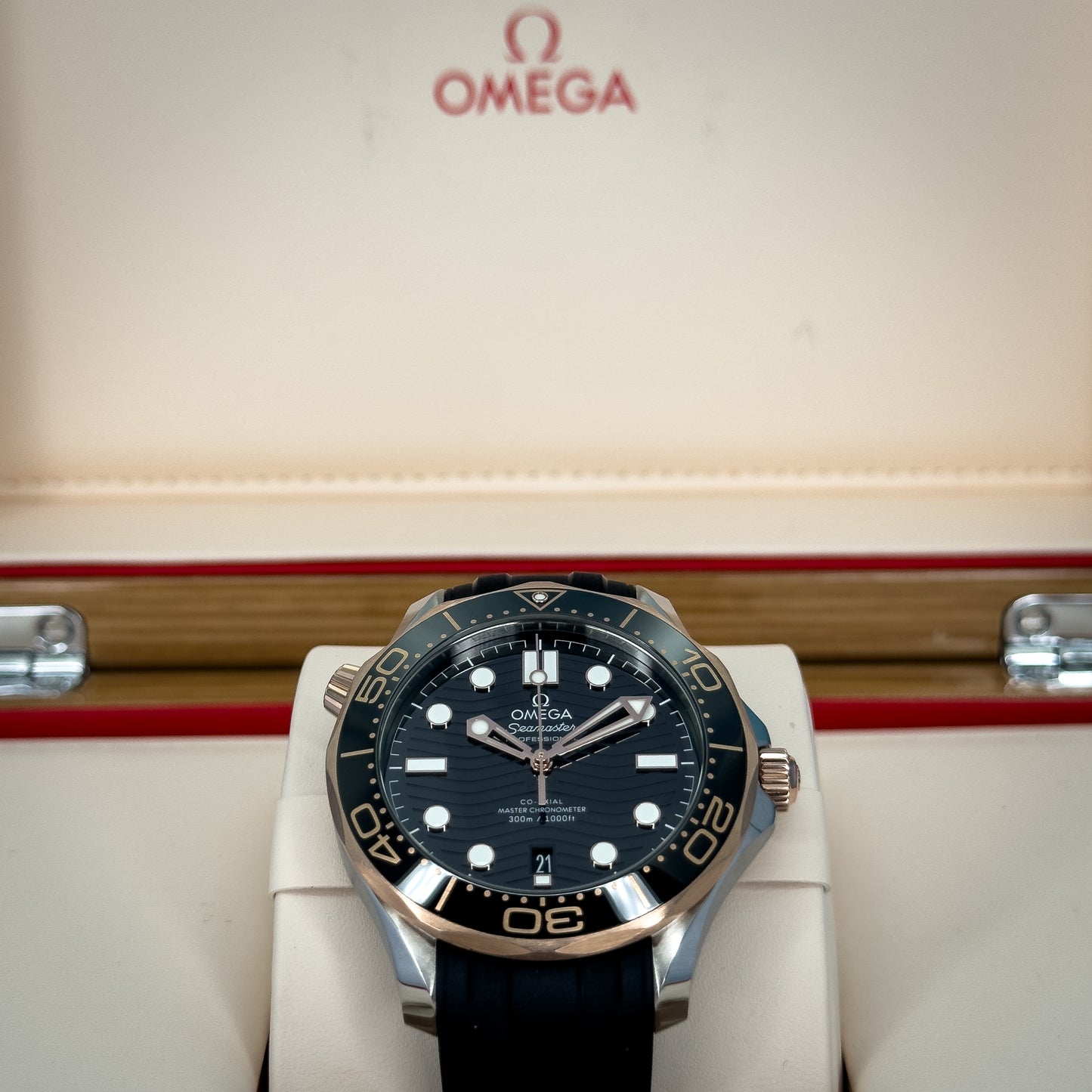 Omega Seamaster Diver 300 Sedna Gold 42MM