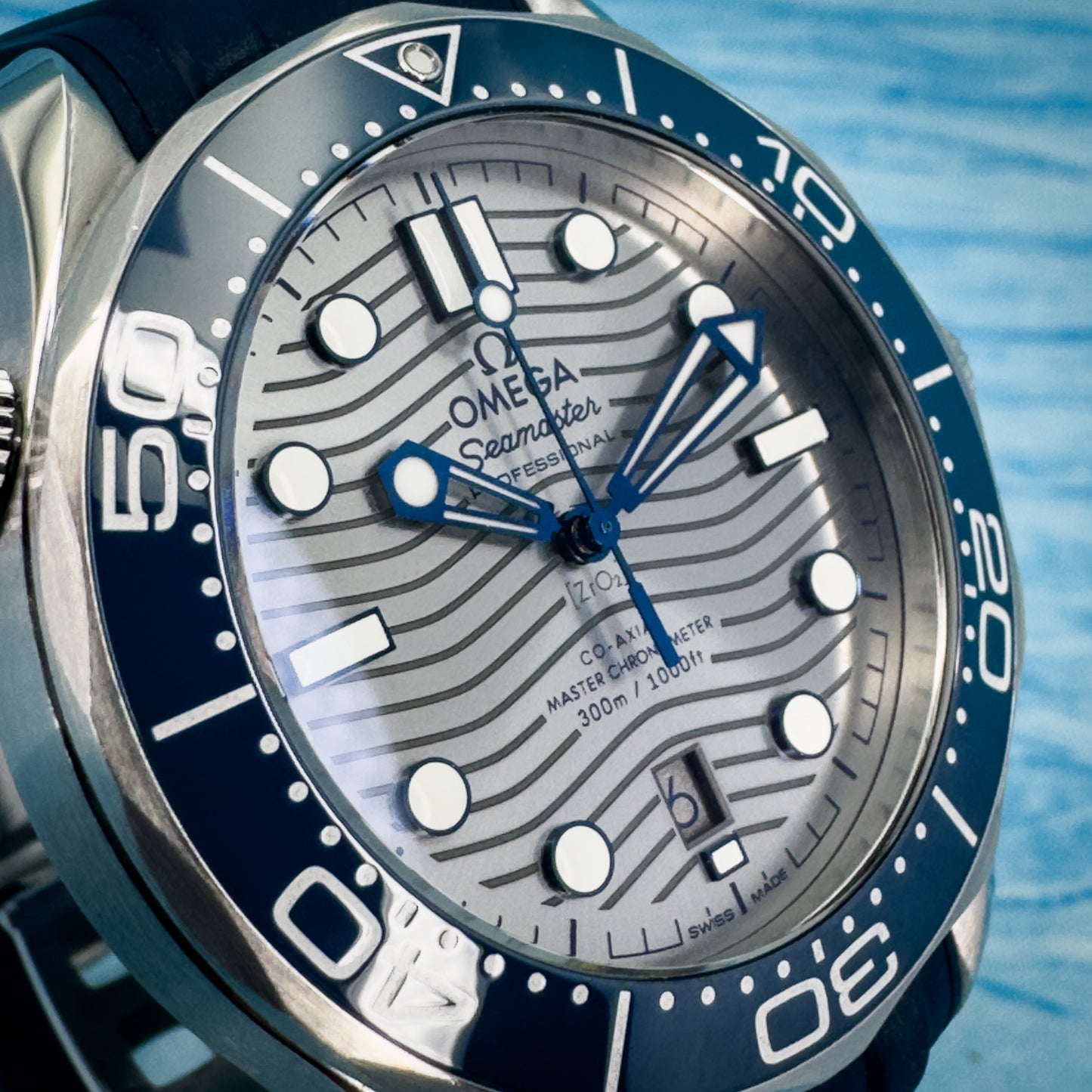 Omega Seamaster Diver 300M Grey Wave Dial 42MM