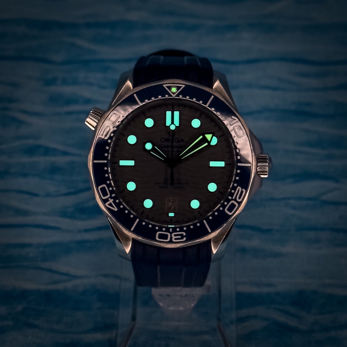 Omega Seamaster Diver 300M Grey Wave Dial 42MM